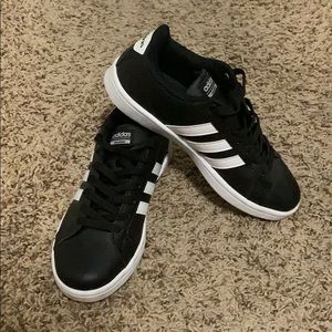 Adidas Sneakers